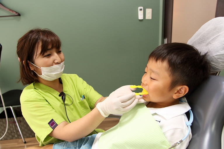 顎の成長過程で取り組む小児矯正について